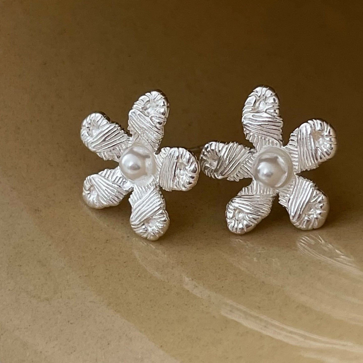 S925珍珠花朵簡約耳釘