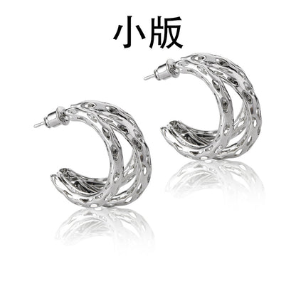 金屬圓圈鏤空誇張耳環