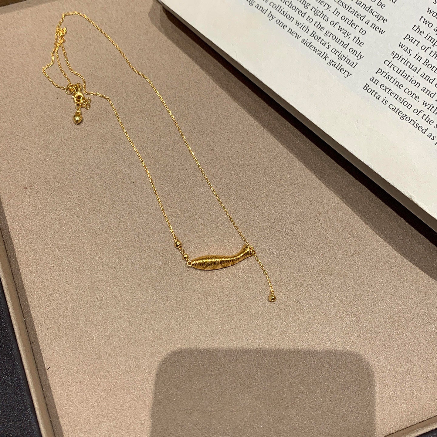 魚尾流蘇拉絲項鍊