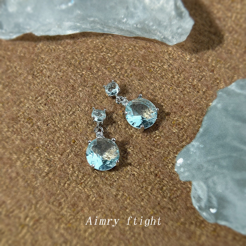 藍色鋯石幾何簡約耳環－商品主圖｜https://igowo.tw/
