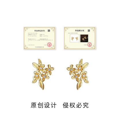鋯石銀針花朵微鑲耳釘－第二視角實拍｜https://igowo.tw/