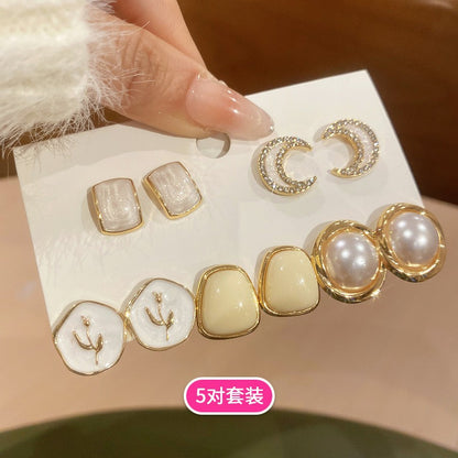 琺瑯簡約耳釘套組－細節特寫10｜https://igowo.tw/