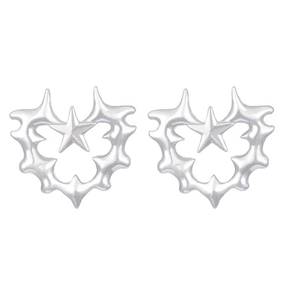 黑色愛心耳釘－細節特寫3｜https://igowo.tw/