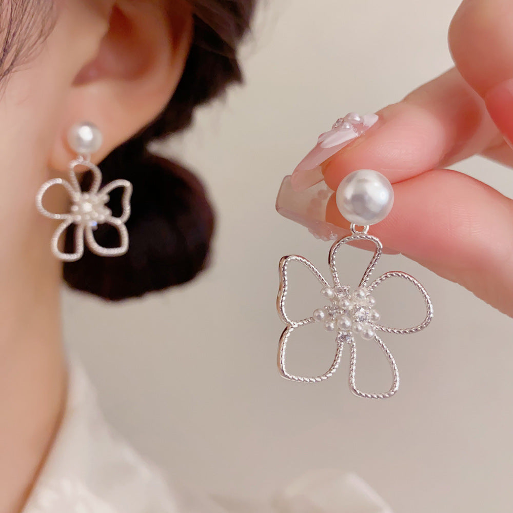 S925珍珠花朵鏤空耳環－商品主圖｜https://igowo.tw/