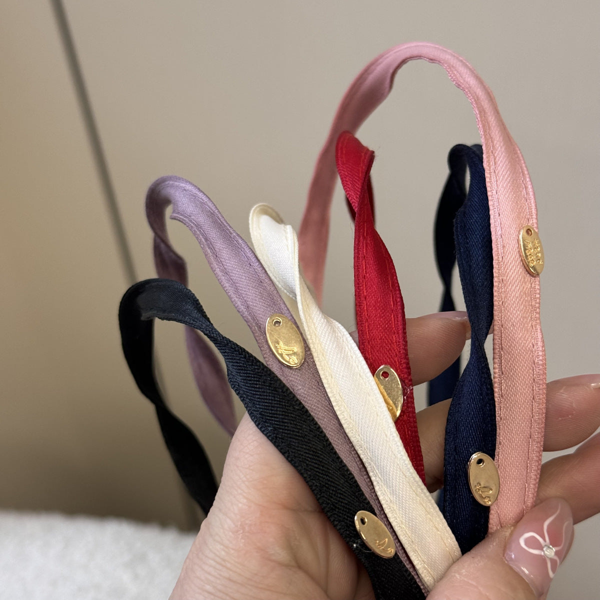 布面扭紋簡約髮箍－旋轉布細箍-紫色款細節｜https://igowo.tw/