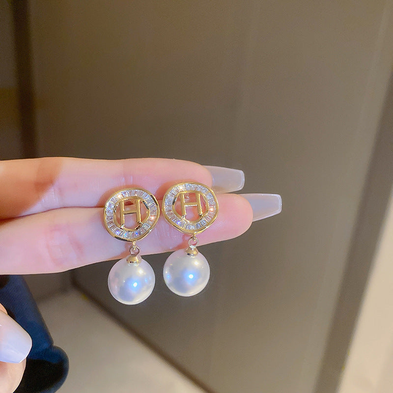金色珍珠方形流蘇耳環－細節特寫76｜https://igowo.tw/