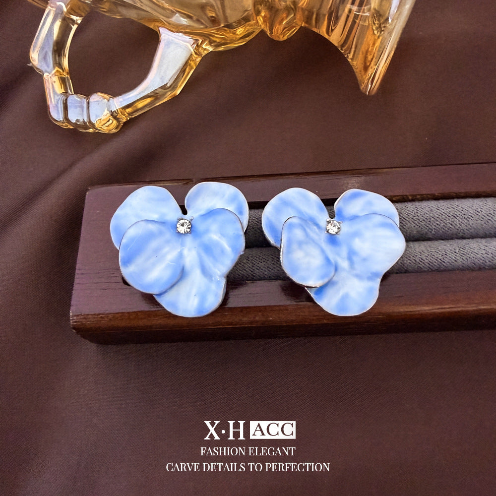 琺瑯花朵耳釘－銀針-藍色花朵款實拍｜https://igowo.tw/