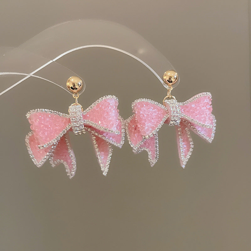 粉色樹脂花朵耳釘－細節特寫52｜https://igowo.tw/