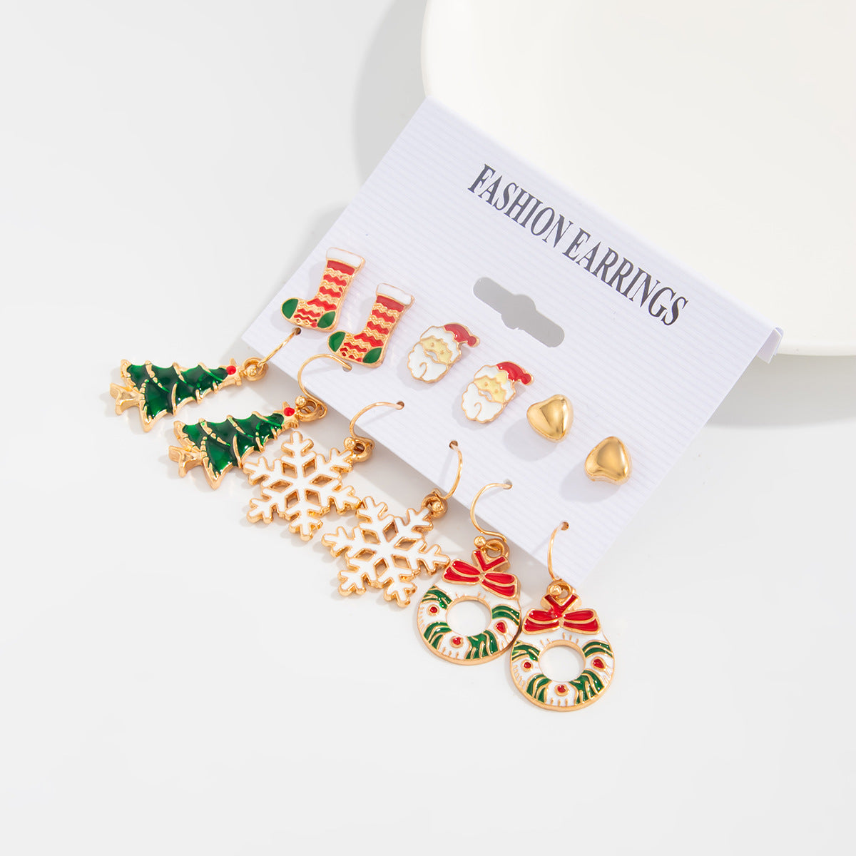 琺瑯小鹿雪花耳釘套組－細節特寫2｜https://igowo.tw/