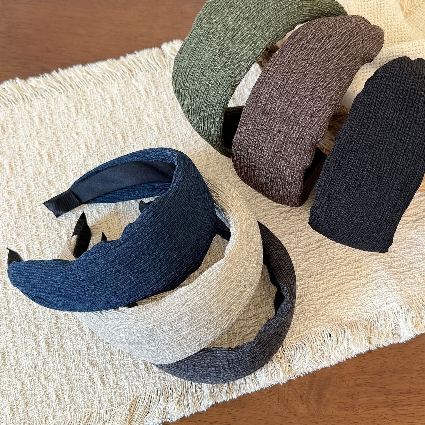 布面寬版簡約髮箍－商品主圖｜https://igowo.tw/