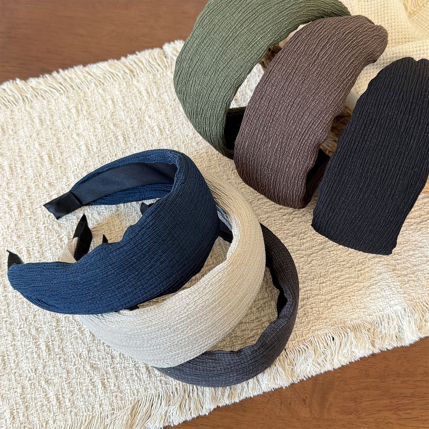 布面寬版簡約髮箍－商品主圖｜https://igowo.tw/