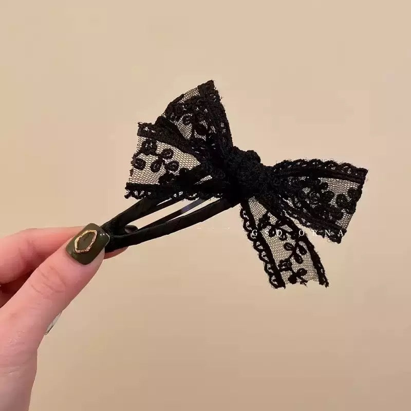 黑色蕾絲蝴蝶結髮夾－黑色蝴蝶結款實拍｜https://igowo.tw/
