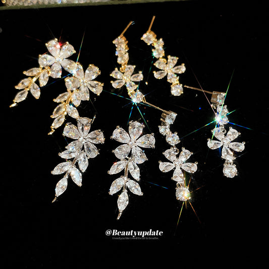 金色鋯石花朵電鍍耳釘－商品主圖｜https://igowo.tw/