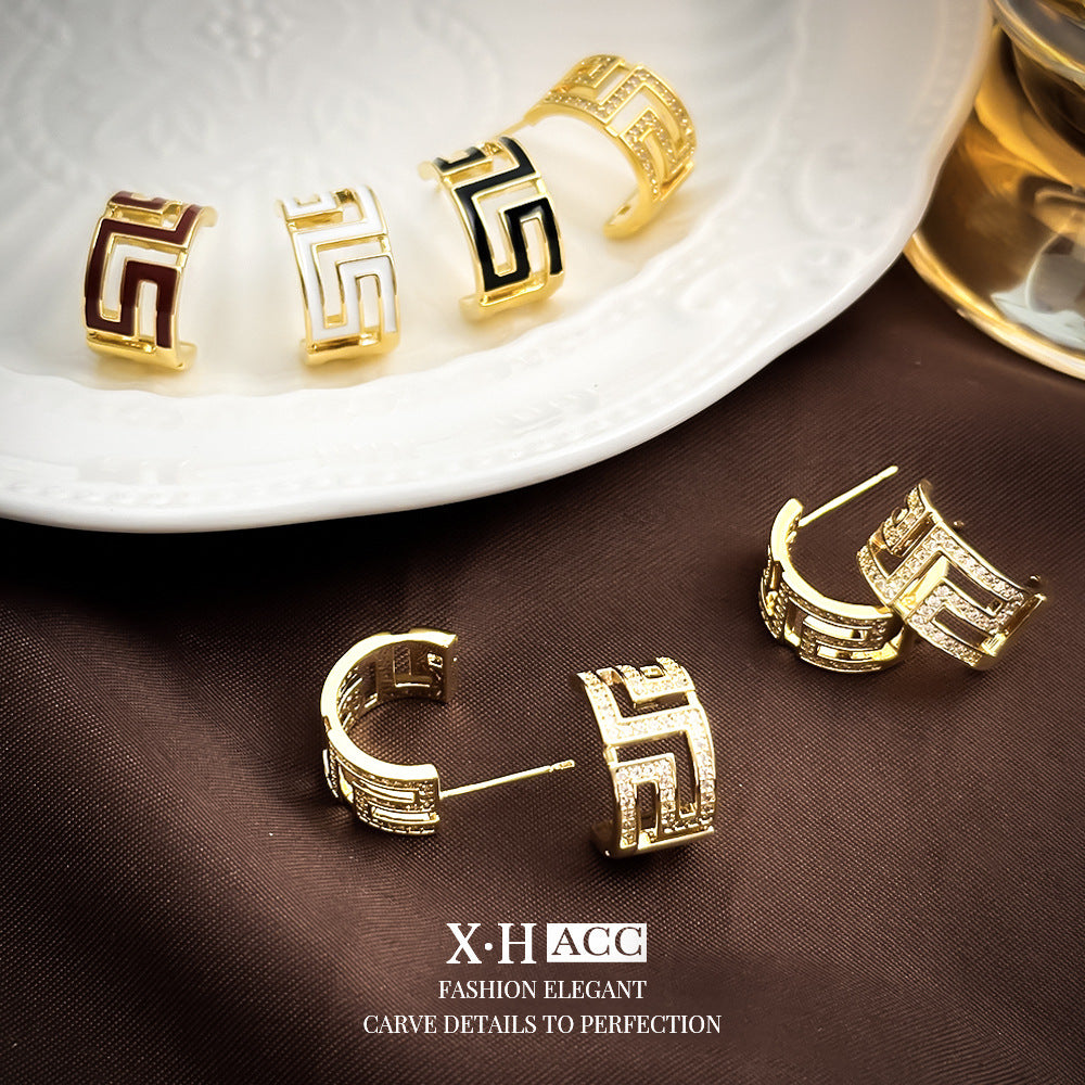 琺瑯C形不對稱耳環－銀針-金色-紅色款實拍｜https://igowo.tw/