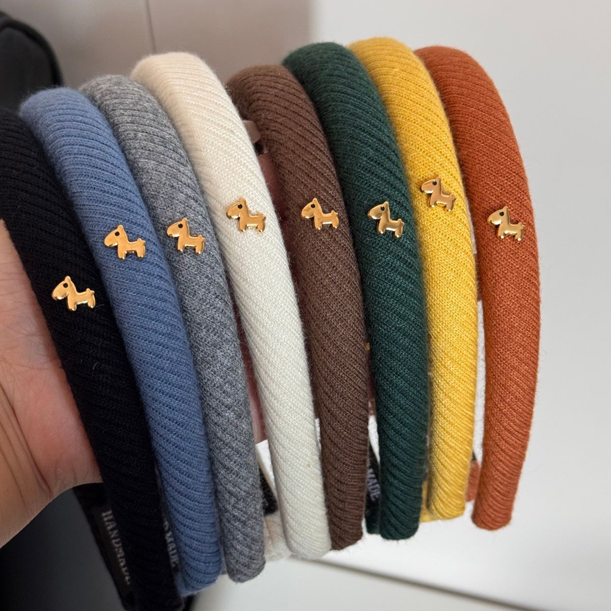 小馬簡約髮箍－細節特寫1｜https://igowo.tw/