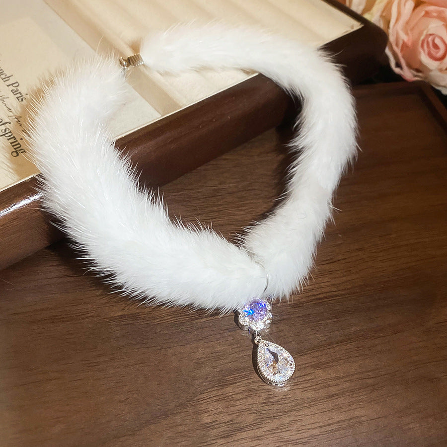 珍珠絨面花朵鑲鑽項鍊