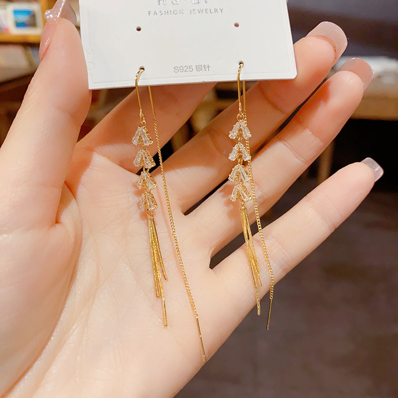 鋯石流蘇簡約耳線－商品主圖｜https://igowo.tw/