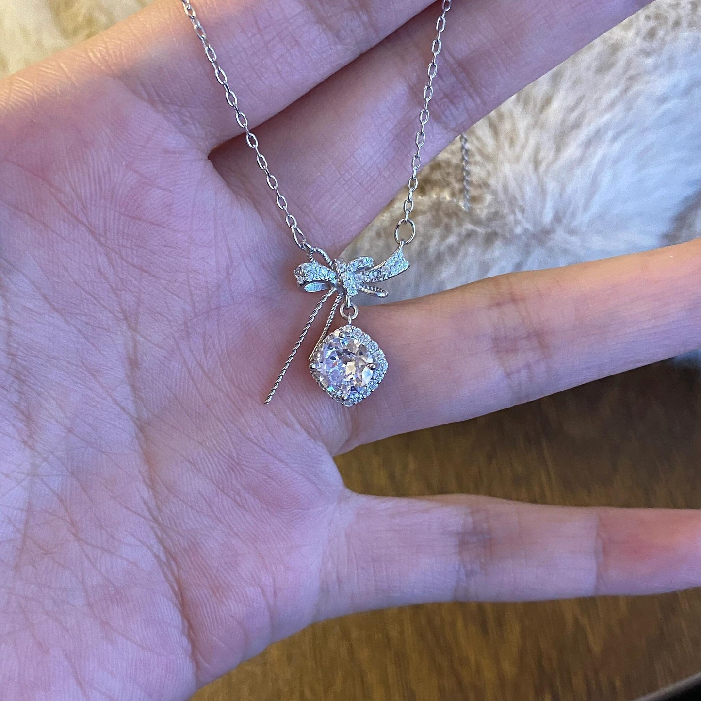 鋯石蝴蝶結方形項鍊
