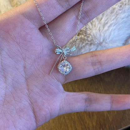 鋯石蝴蝶結方形項鍊