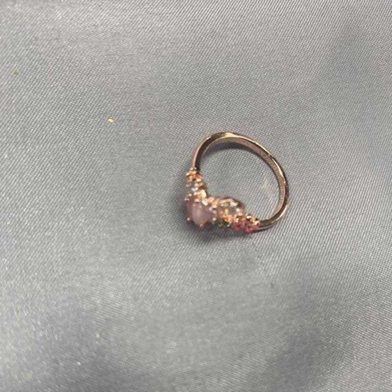 金色鋯石鑲鑽戒指－細節特寫12｜https://igowo.tw/