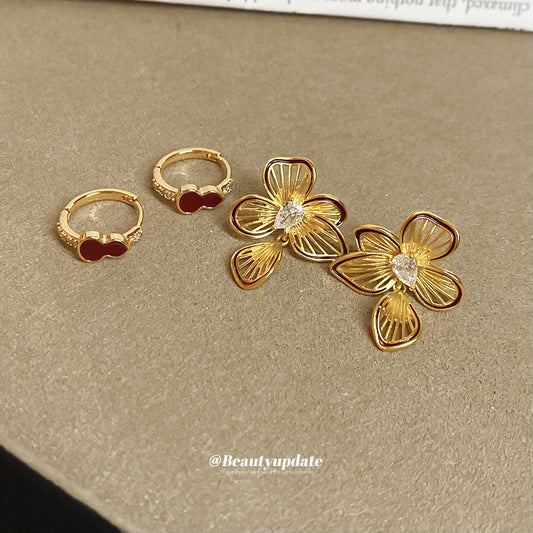 金色鋯石花朵復古耳釘－商品主圖｜https://igowo.tw/