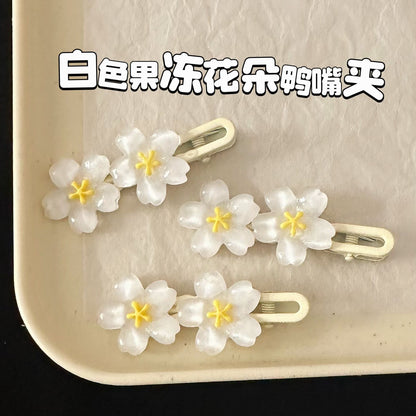 白色花朵簡約髮夾－商品主圖｜https://igowo.tw/