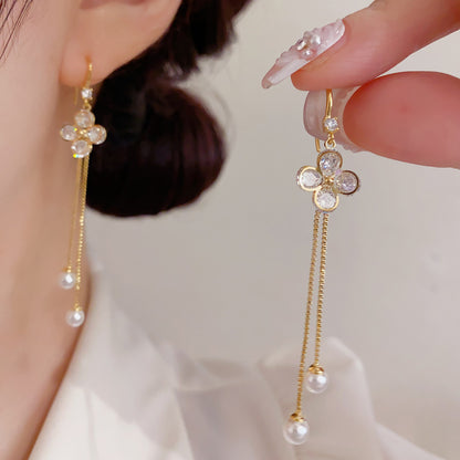 鋯石花朵流蘇簡約耳鉤－第二視角實拍｜https://igowo.tw/