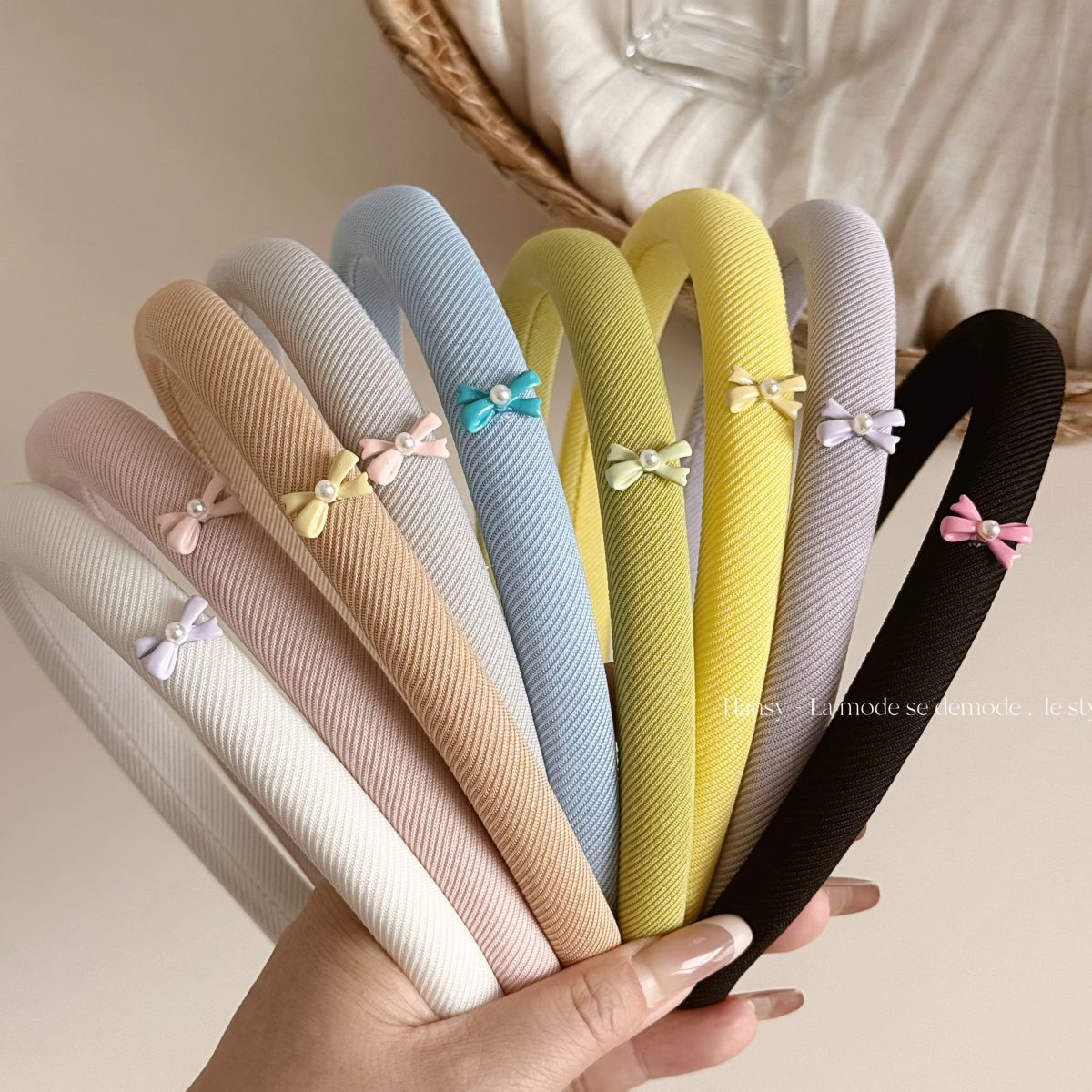 彩色蝴蝶結髮箍－商品主圖｜https://igowo.tw/