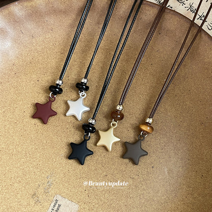 樹脂星星墜飾復古項鍊－項鍊-黑色-紅色款細節2｜https://igowo.tw/