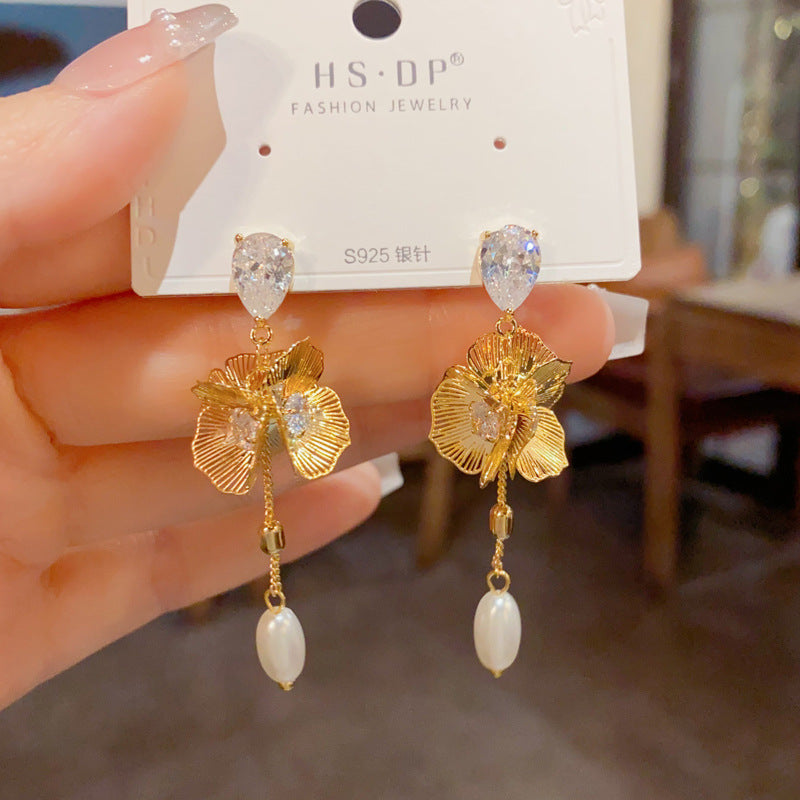 珍珠金屬花朵流蘇耳墜－第二視角實拍｜https://igowo.tw/