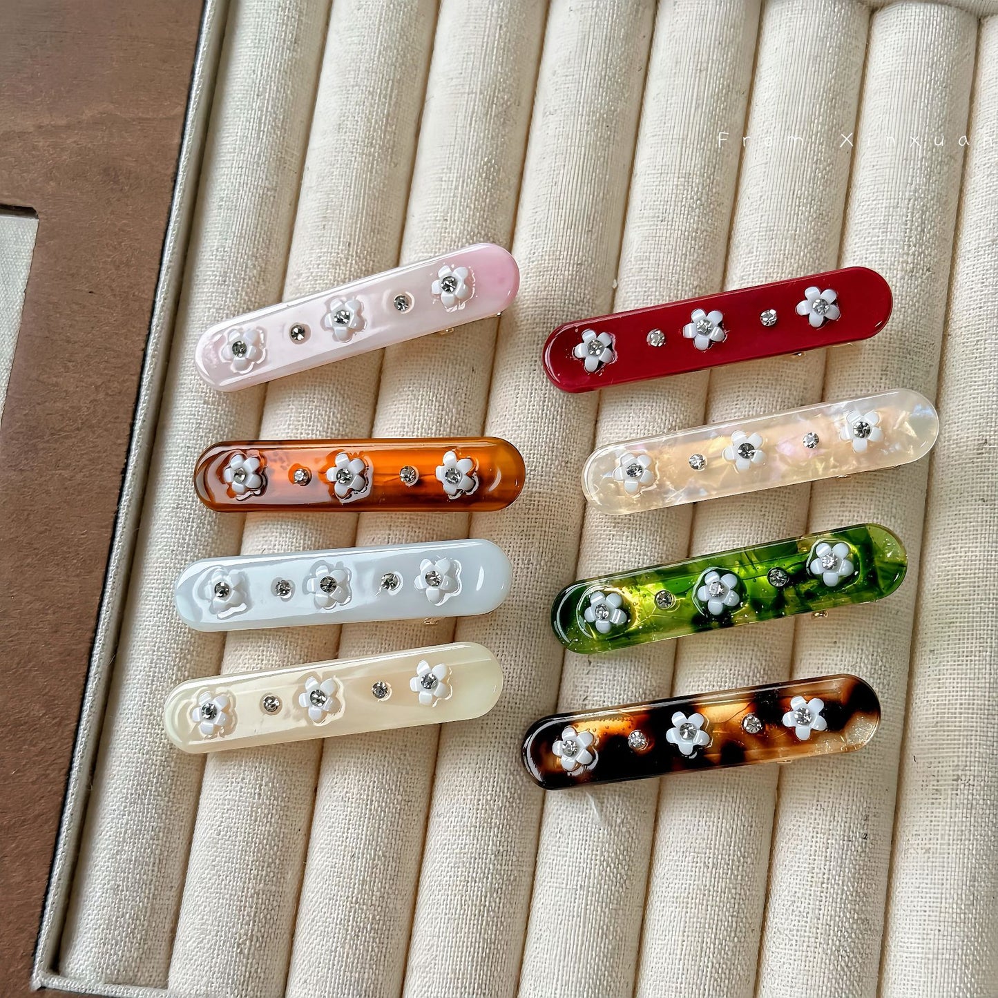 鋯石花朵方形鑲鑽髮夾－咖色款細節｜https://igowo.tw/