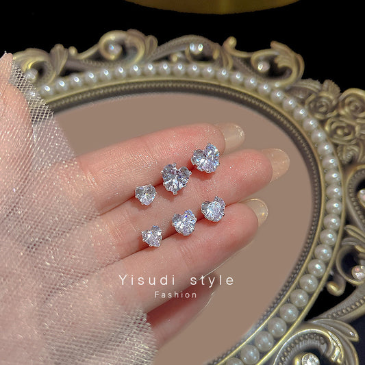 S925鋯石愛心簡約耳釘－商品主圖｜https://igowo.tw/