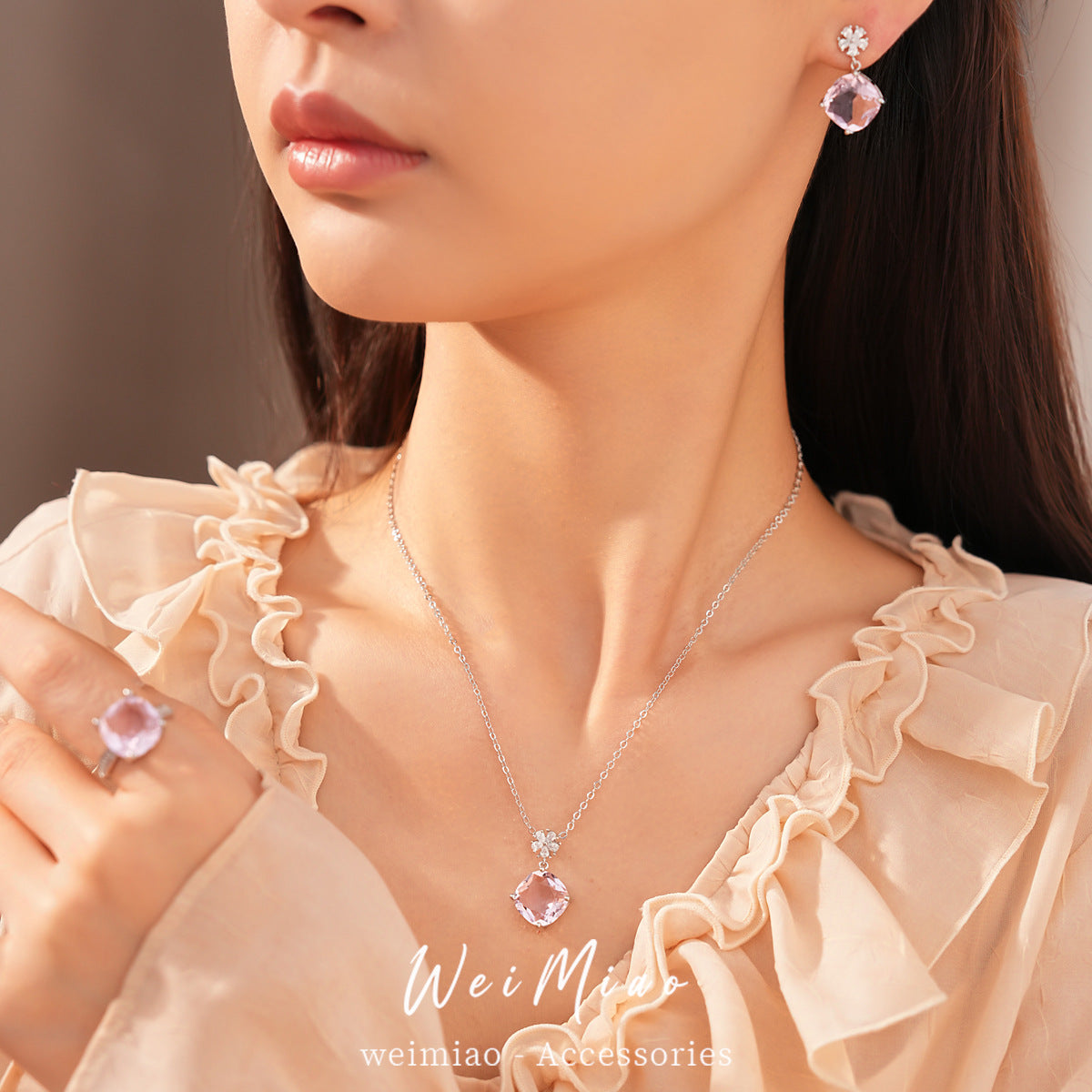 鋯石花朵簡約項鍊套組－銀針-銀色-粉色款實拍｜https://igowo.tw/