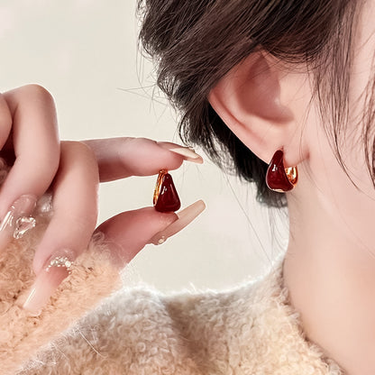 紅色珍珠復古耳釘－細節特寫7｜https://igowo.tw/