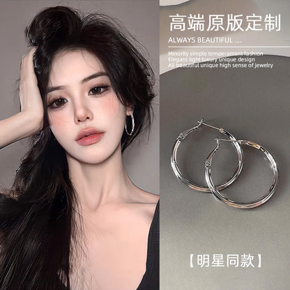 素圈誇張耳環－商品主圖｜https://igowo.tw/