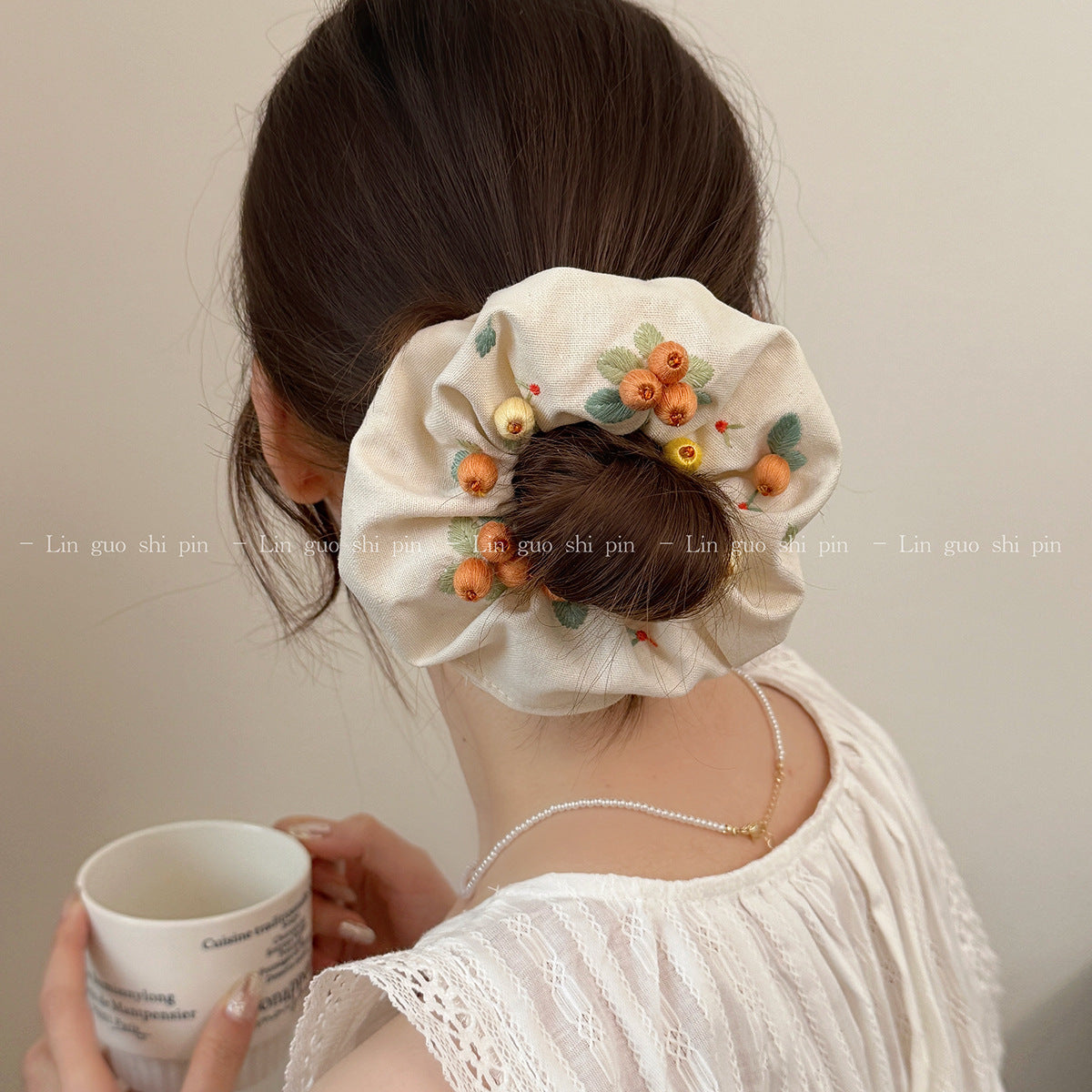 彩色大腸圈刺繡髮圈－商品主圖｜https://igowo.tw/