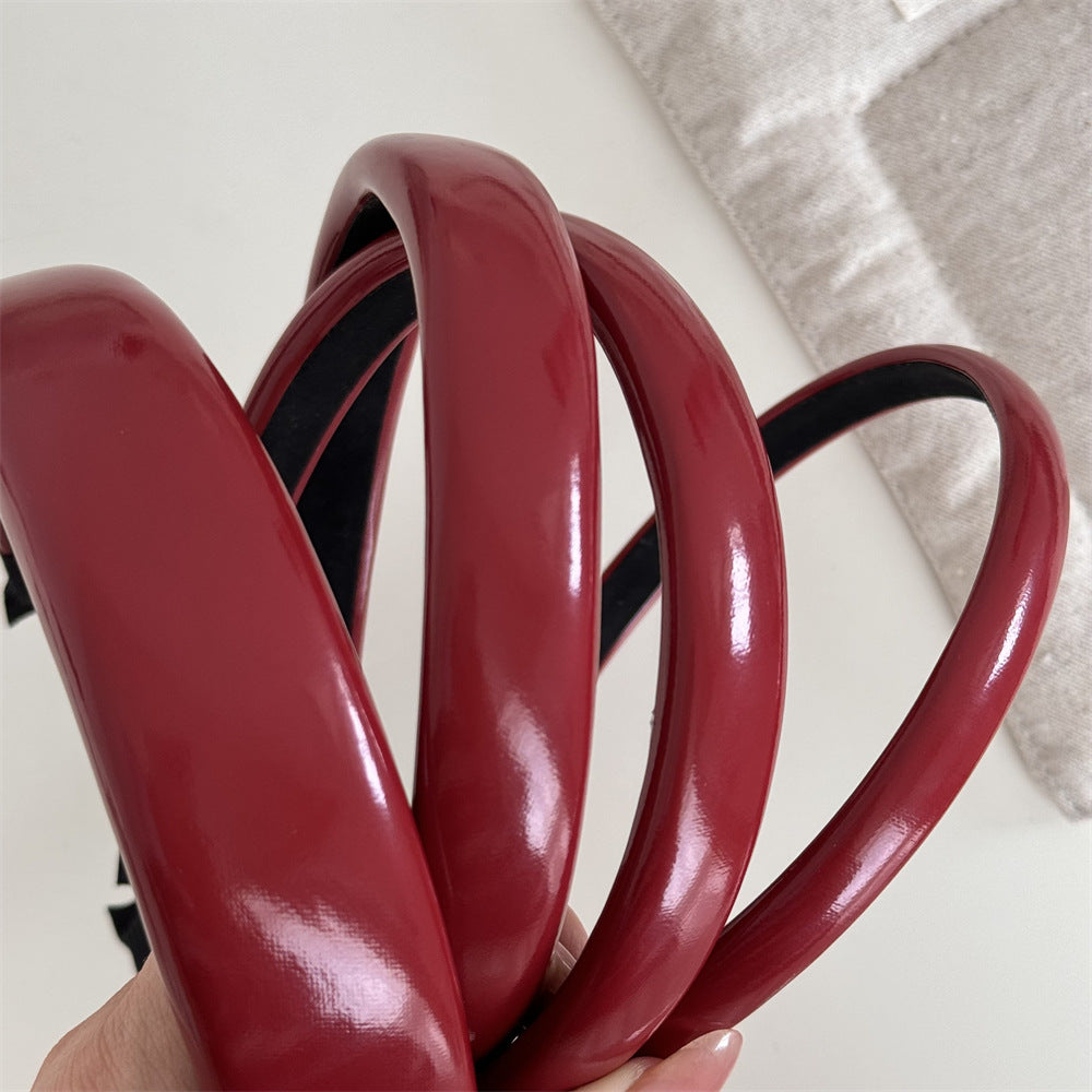 紅色皮革復古髮箍－細節特寫1｜https://igowo.tw/