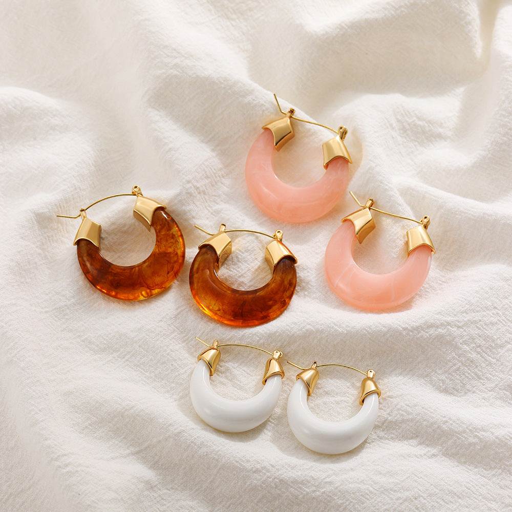 樹脂U形誇張耳環－商品主圖｜https://igowo.tw/