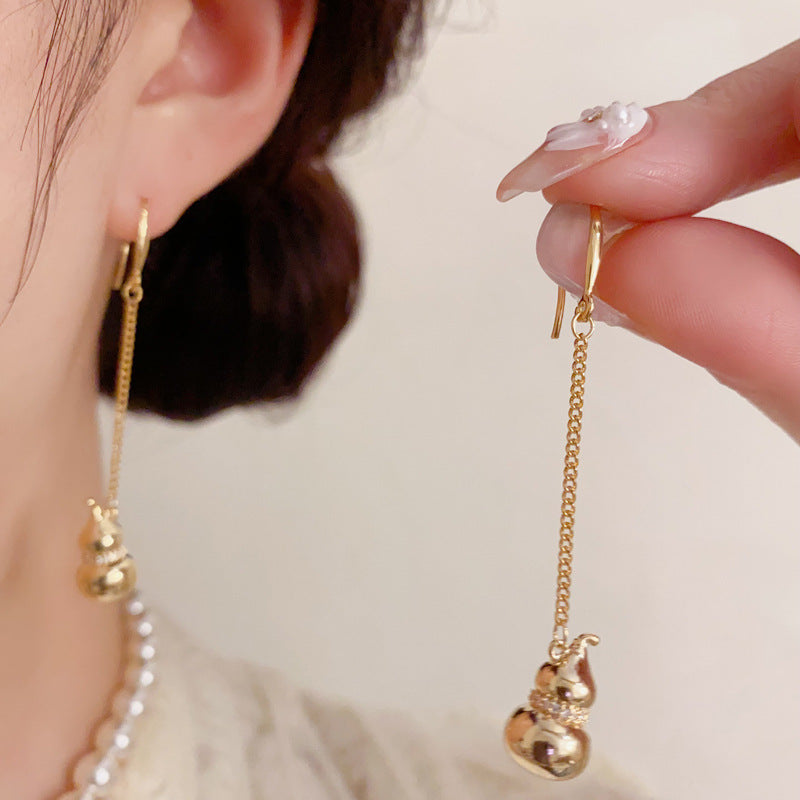 金屬葫蘆流蘇立體耳鉤－商品主圖｜https://igowo.tw/