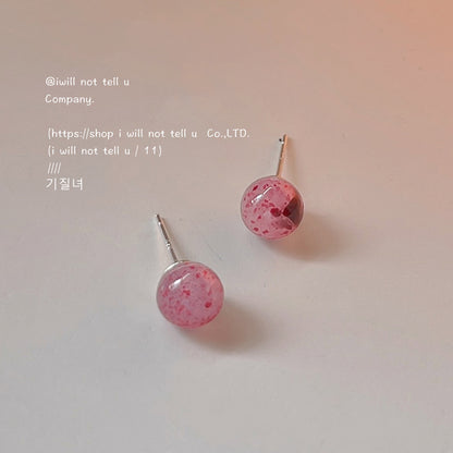 銀針草莓小巧簡約耳釘－商品主圖｜https://igowo.tw/
