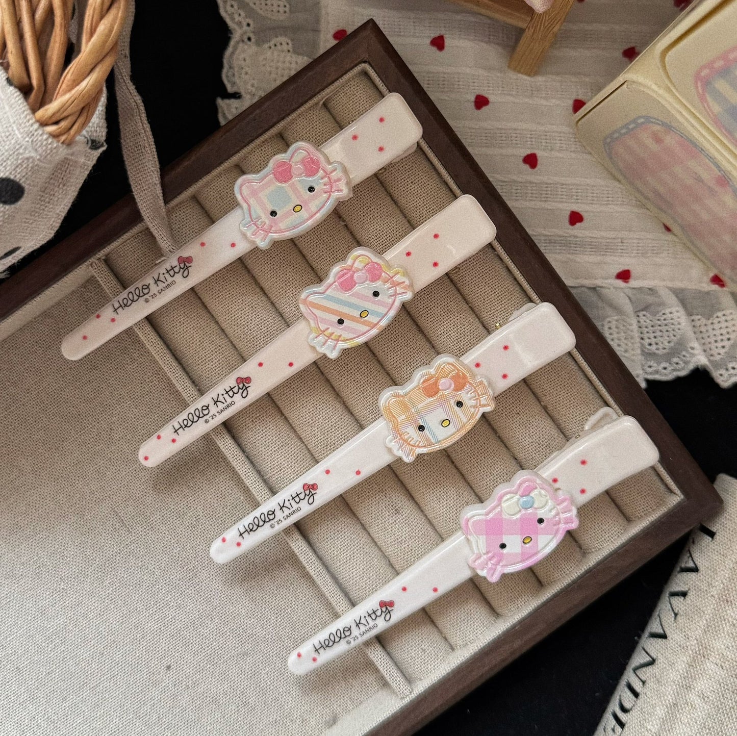 繽紛格紋貓咪髮夾－商品主圖｜https://igowo.tw/