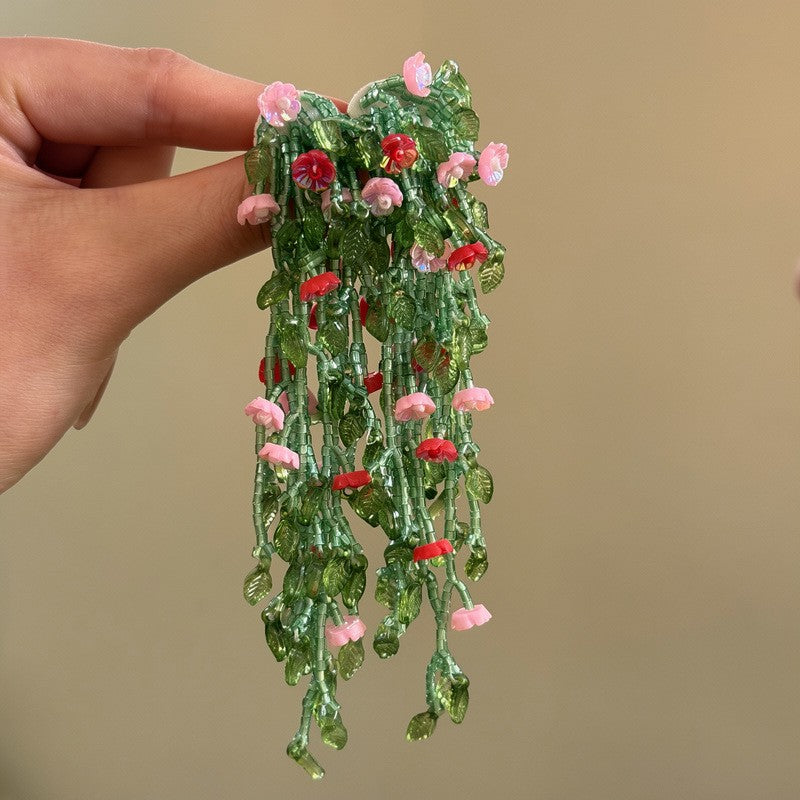 繽紛花朵圓形編織耳釘－細節特寫14｜https://igowo.tw/