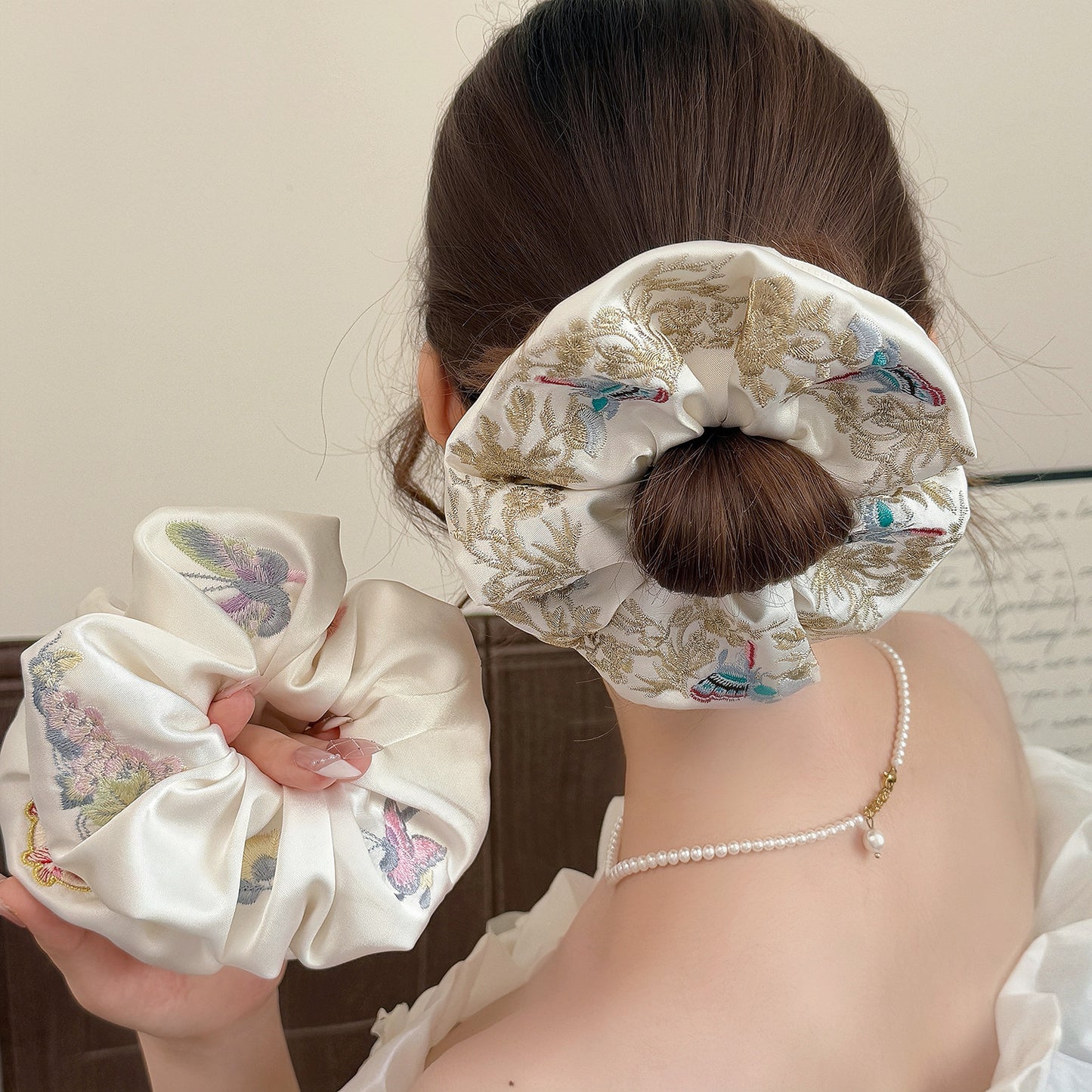 大腸圈刺繡復古髮圈－商品主圖｜https://igowo.tw/