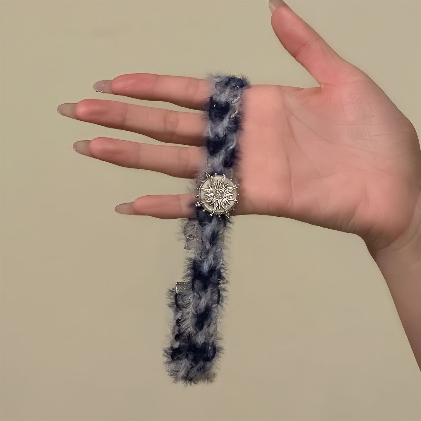 絨面圓形鑲鑽項鍊