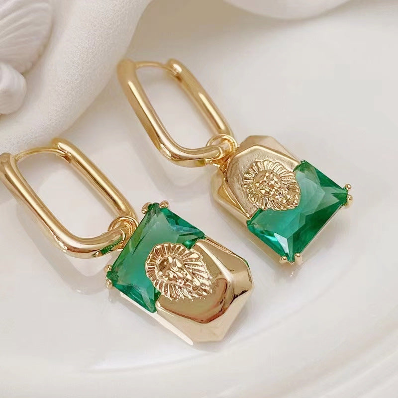 S925鋯石復古耳環－白色款細節｜https://igowo.tw/