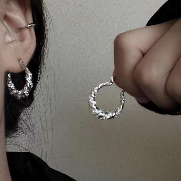 鋯石纏繞耳扣－商品主圖｜https://igowo.tw/