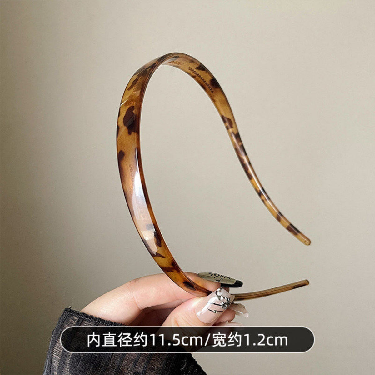 簡約經典髮箍－透咖色款細節｜https://igowo.tw/