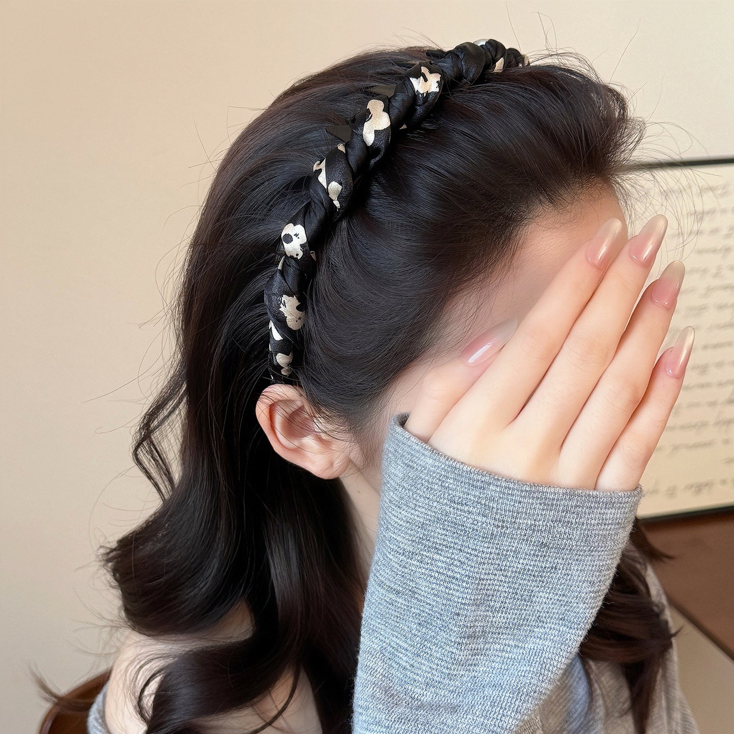 撞色扭紋髮箍－商品主圖｜https://igowo.tw/