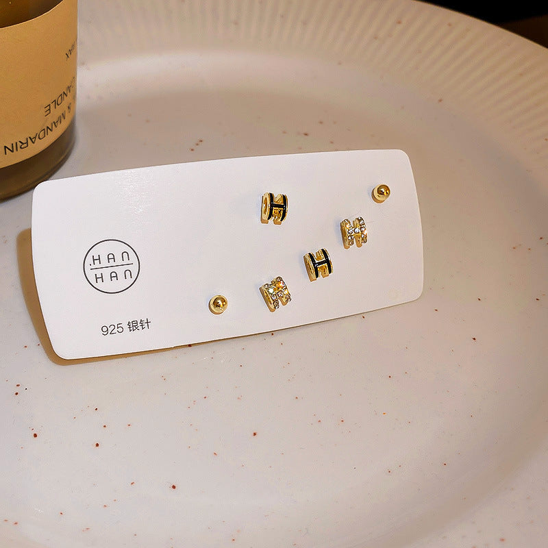 金色鋯石貝殼墜飾項鍊－細節特寫4｜https://igowo.tw/
