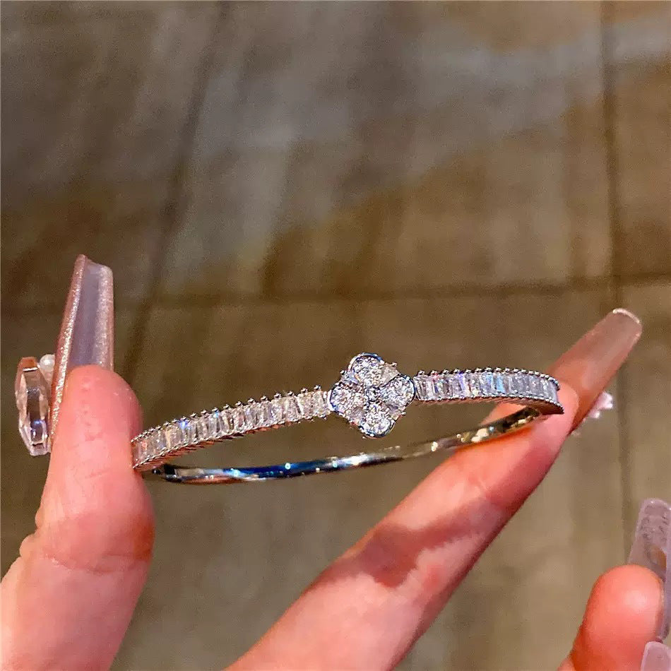 鋯石幸運草花朵手鐲法式精致簡約百搭手環輕奢高級感氣質手飾批發